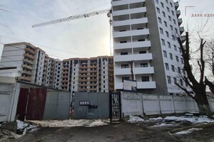  В Одессе проверят застройщика, вырывшего котлован под окнами пенсионерки