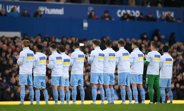 Клуби Зінченка та Миколенка вийшли з українськими прапорами на матч прем'єр-ліги (відео)