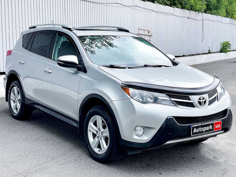 Не купуйте, щоб не жалкувати: названо дві найгірші моделі бренду Toyota за останні 10 років