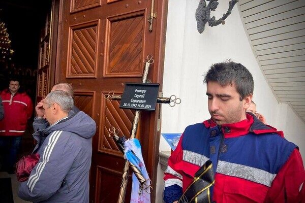 Приехал спасать людей: Одесса простилась с фельдшером, погибшим от российской ракеты 15 марта