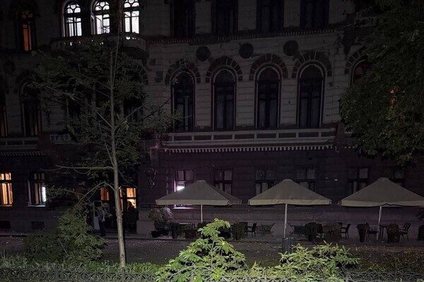 Горит Привоз, есть разрушения в историческом центре: последствия ночного удара по Одессе