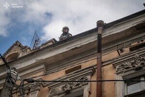В центре Одессы горел дом: спасали людей, кота и собаку