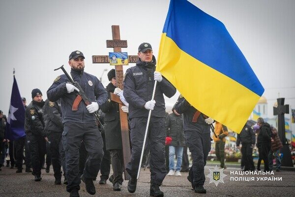 Погиб на востоке Украины: в Одессе простились с полицейским Николаем Яковенко