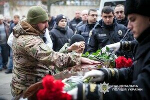 Погиб на востоке Украины: в Одессе простились с полицейским Николаем Яковенко