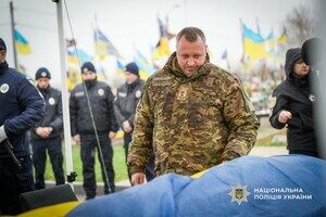 Погиб на востоке Украины: в Одессе простились с полицейским Николаем Яковенко