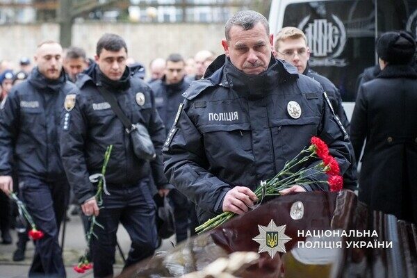 Погиб на востоке Украины: в Одессе простились с полицейским Николаем Яковенко