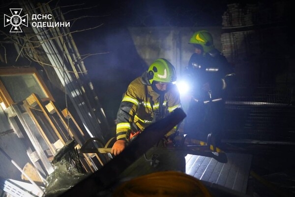 В Одесском районе горел склад: огонь охватил большую площадь