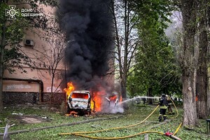 РФ атаковала Одессу дронами: обломки БпЛА упали на дом, пострадали люди (обновлено)